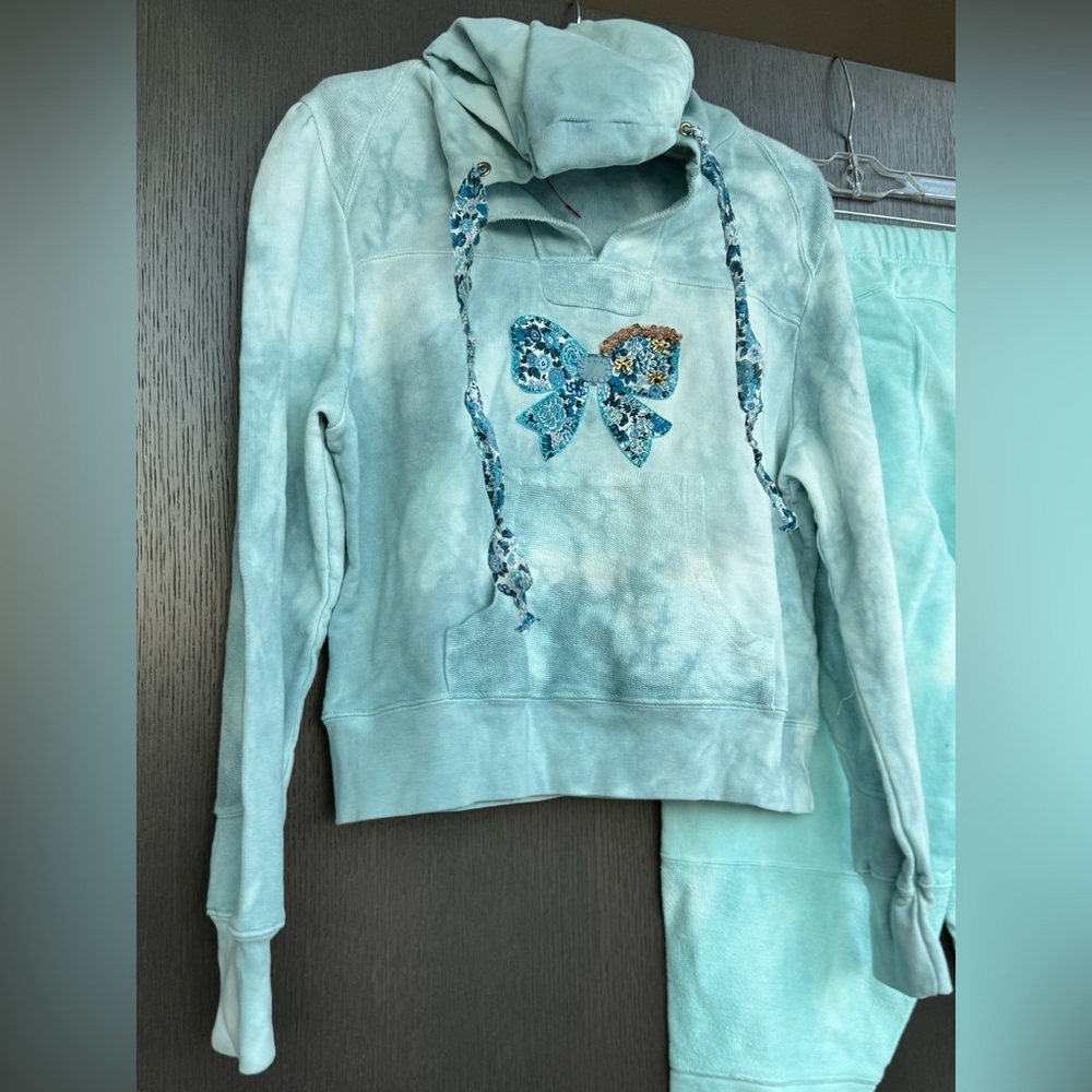 NWT LoveShackFancy Blue Tie-Dye Hoodie with a flower bow embroidery, size M